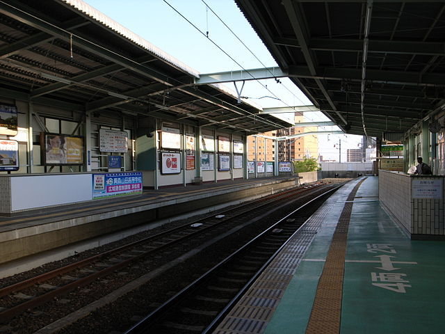 新浜松駅（Tnk3aさん撮影、Wikimedia Commonsより）
