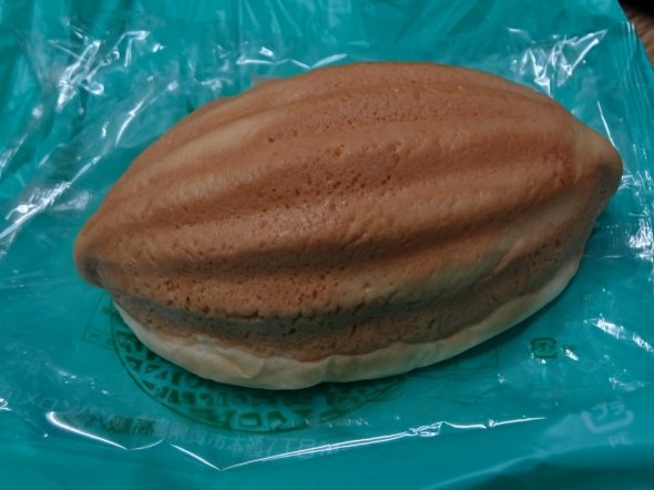 呉のメロンパン（Sanjoさん撮影、Wikimedia Commonsより）