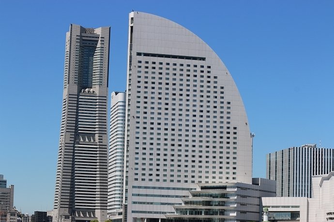 みなとみらいを象徴する、横浜ランドマークタワーとヨコハマ グランド インターコンチネンタルホテル