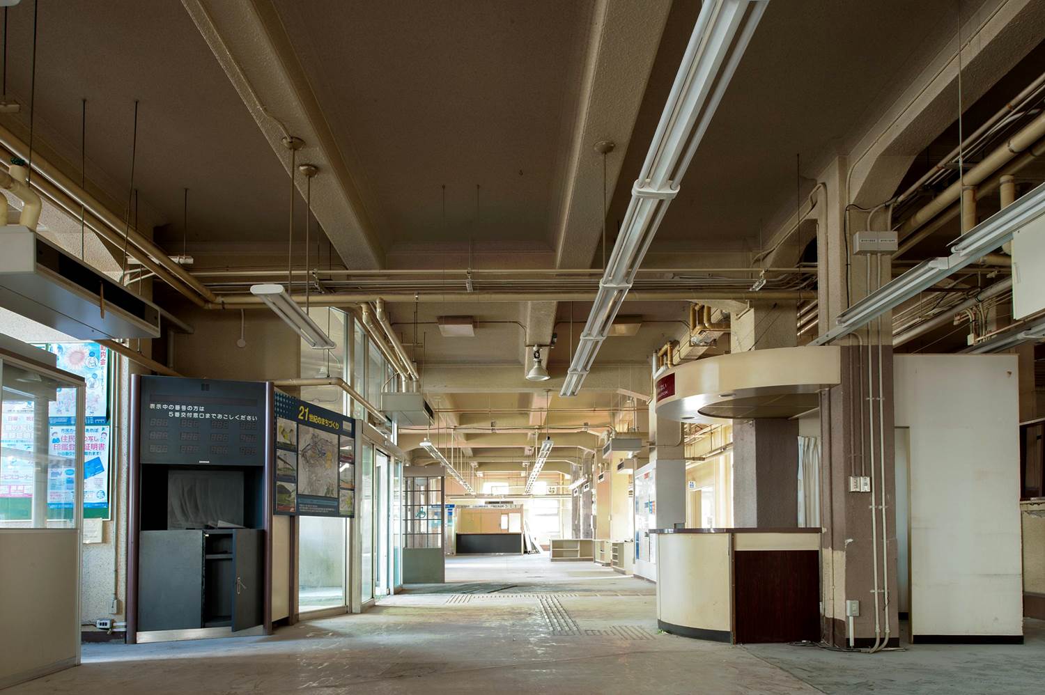 工事前のロビー（南北方向）