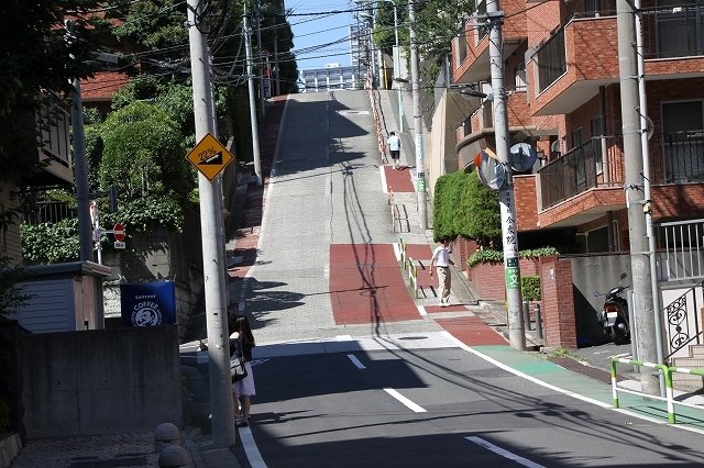 もはや崖か壁 都内イチの急斜面 のぞき坂 に行ってみた 全文表示 コラム Jタウンネット 東京都