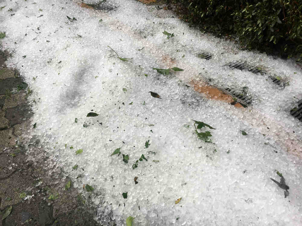 7月18日 都内で雹が降り注ぎ話題となった 雹で破損した ニコニコテレビちゃんビジョンはどこにある