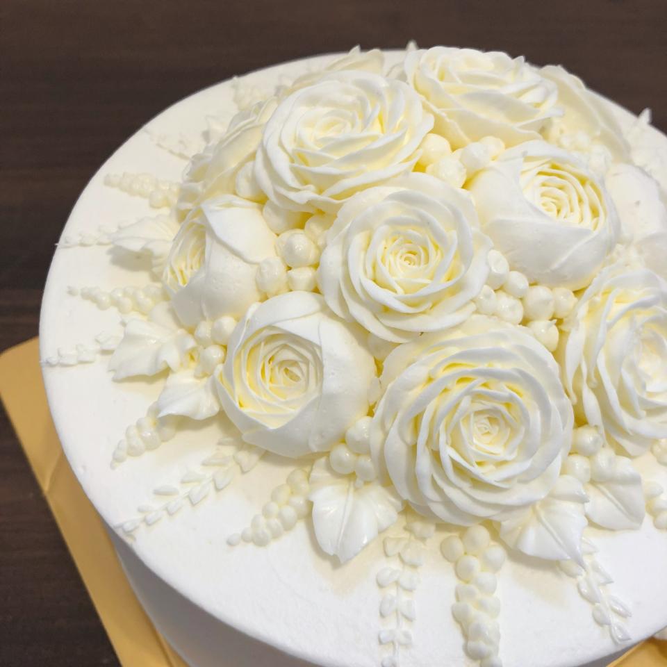 シンプルだからこそ難しい 白一色でデコレーションされたケーキが彫刻のような美しさ 全文表示 グルメ Jタウンネット 東京都