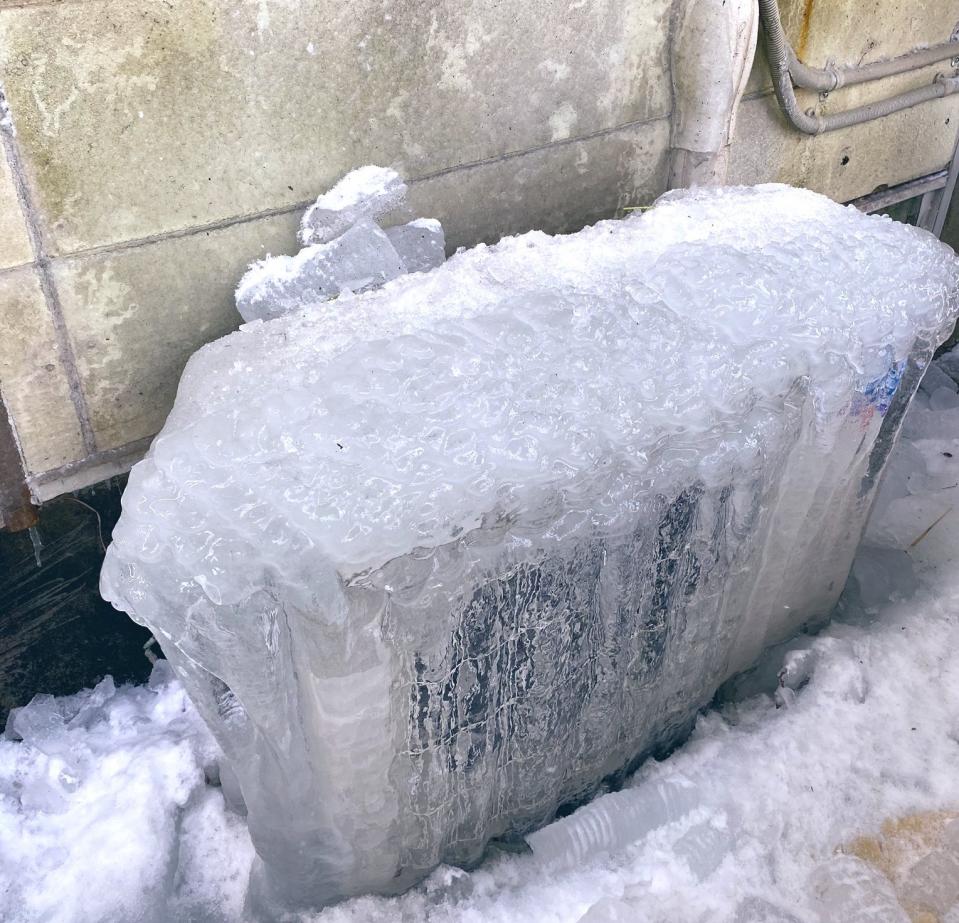 こりゃもうお手上げ 氷河期じゃんマジで 那須高原で氷漬けになった室外機が発見される 全文表示 コラム Jタウンネット 東京都